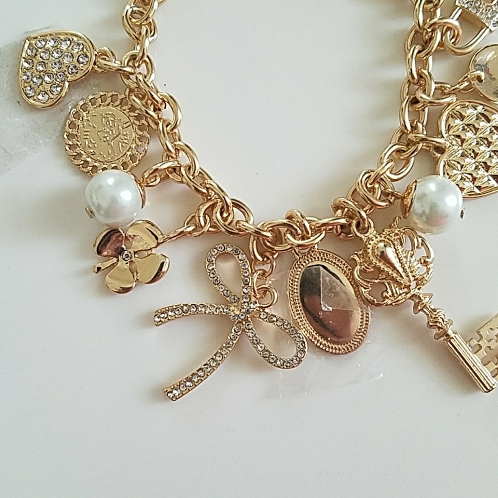 🧡CLEARANCE🧡 Charm Bracelet NWOT - Picture 3 of 5